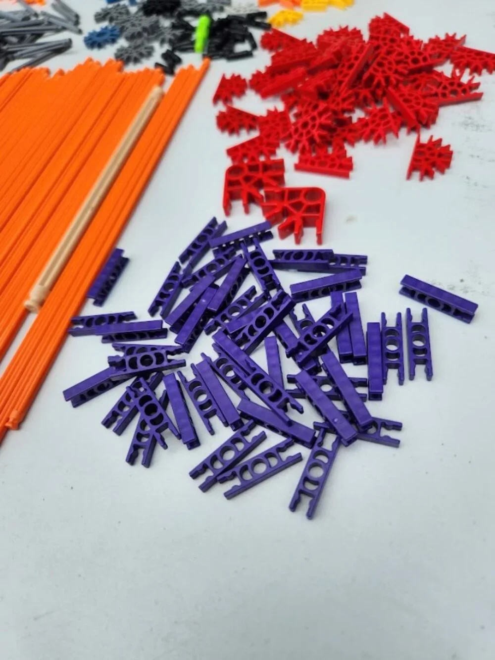 K'NEX Toy Building Set Bulk Lot Mixed Bundle Rods Connectors KNEX STEM Toy Rolle